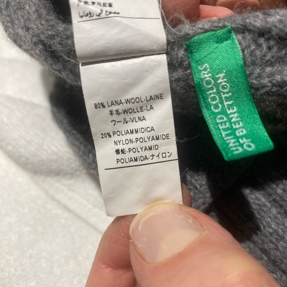 Beautiful scarf in great condition - Picture 3 of 3